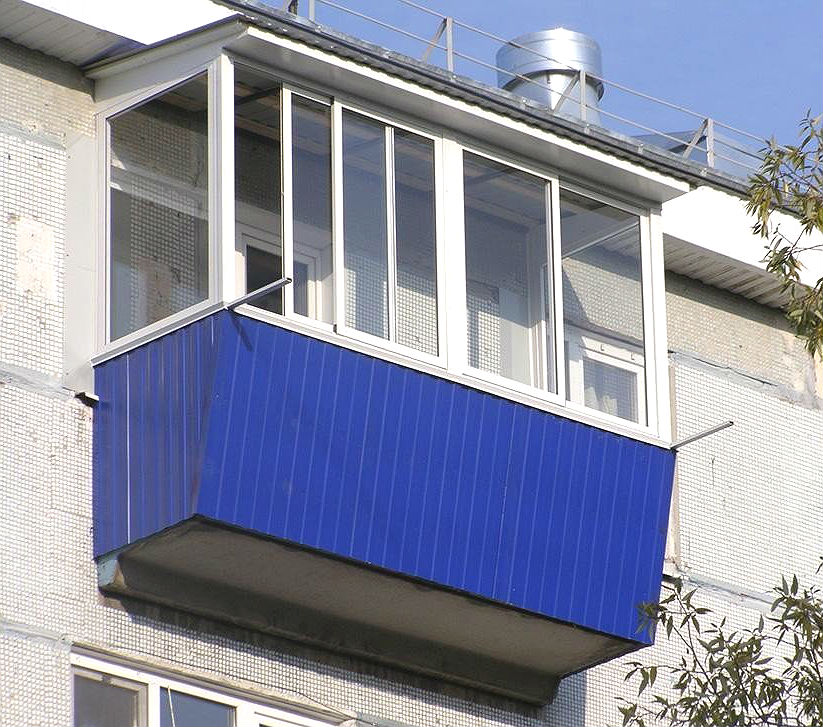 Балкон с крышей, последний этаж